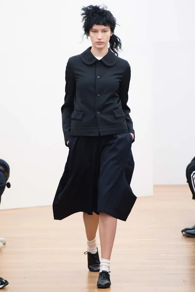 Look 27